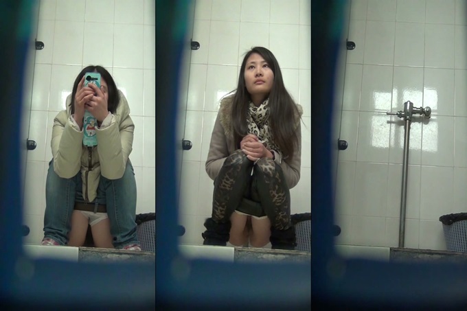 某商場公共女廁拍攝到的各式美女少婦如廁噓噓 有個黑絲皮褲妹子貌似還未開苞 露臉高清